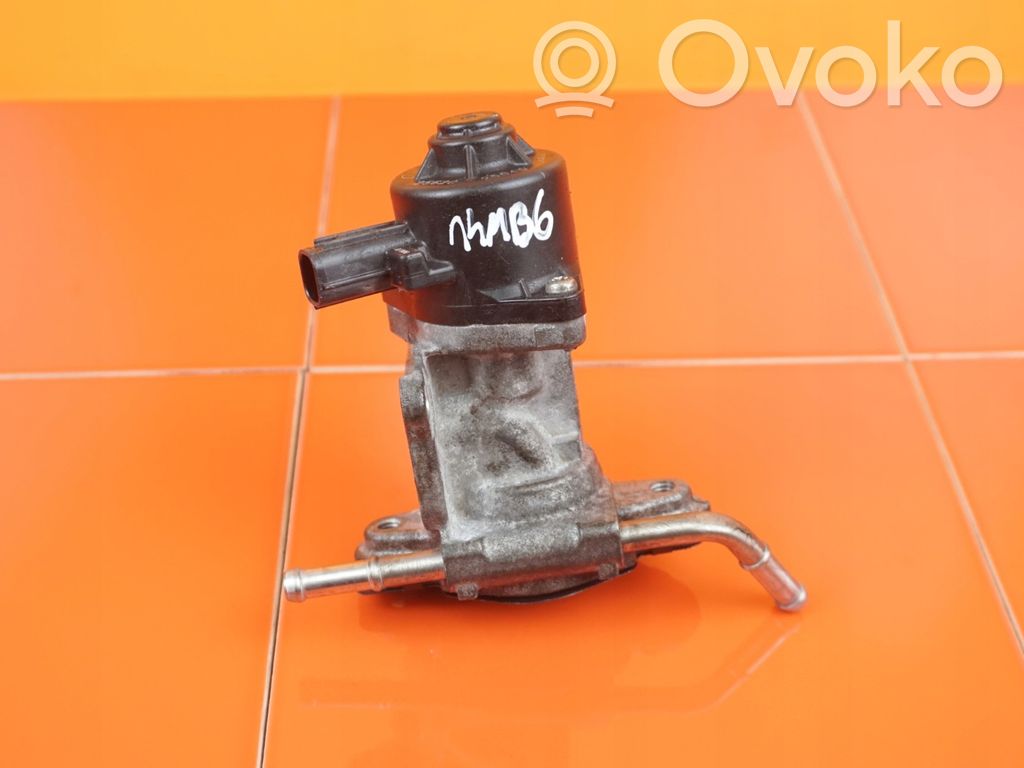 Lexus ES VII XZ10 Thermostat EGR 