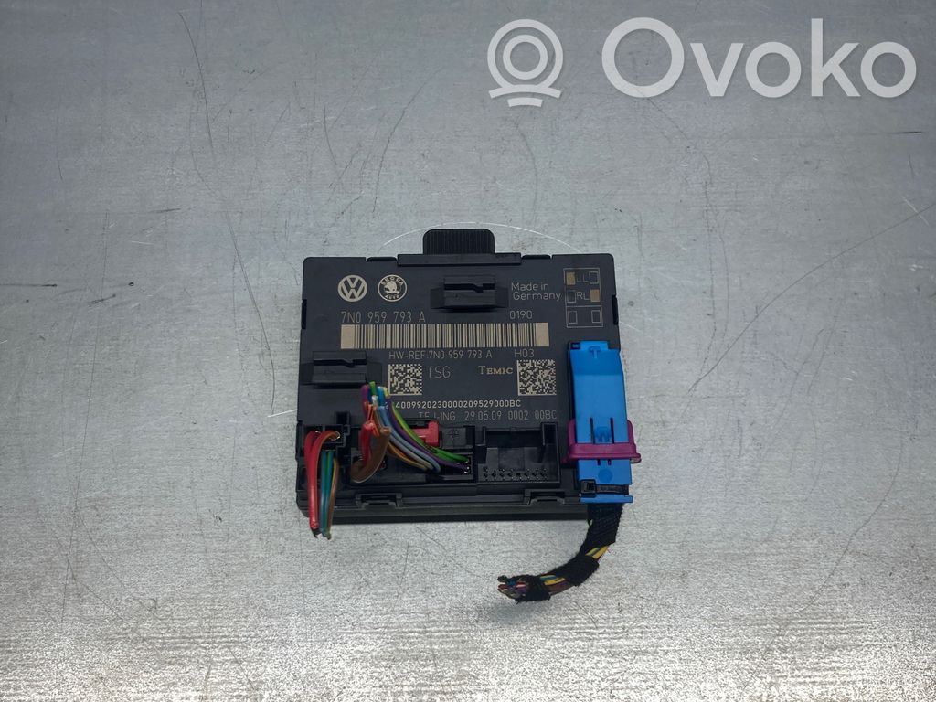 Skoda Superb B6 (3T) Door control unit/module 