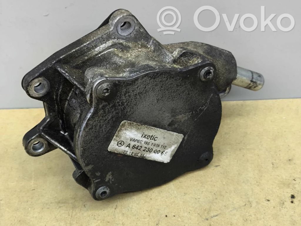 Mercedes-Benz CLK A209 C209 Vacuum pump 