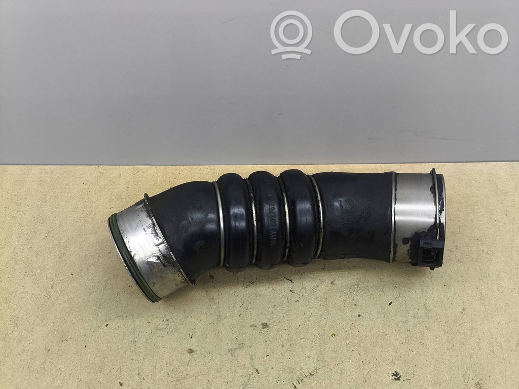 Intercooler hose/pipe   7802752