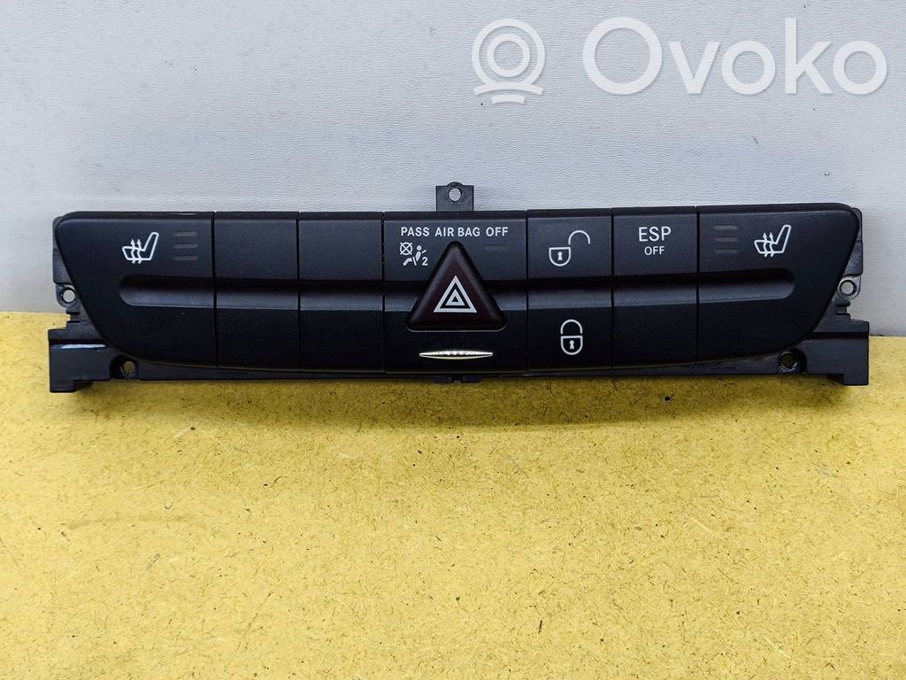 Mercedes-Benz E W211 A set of switches 