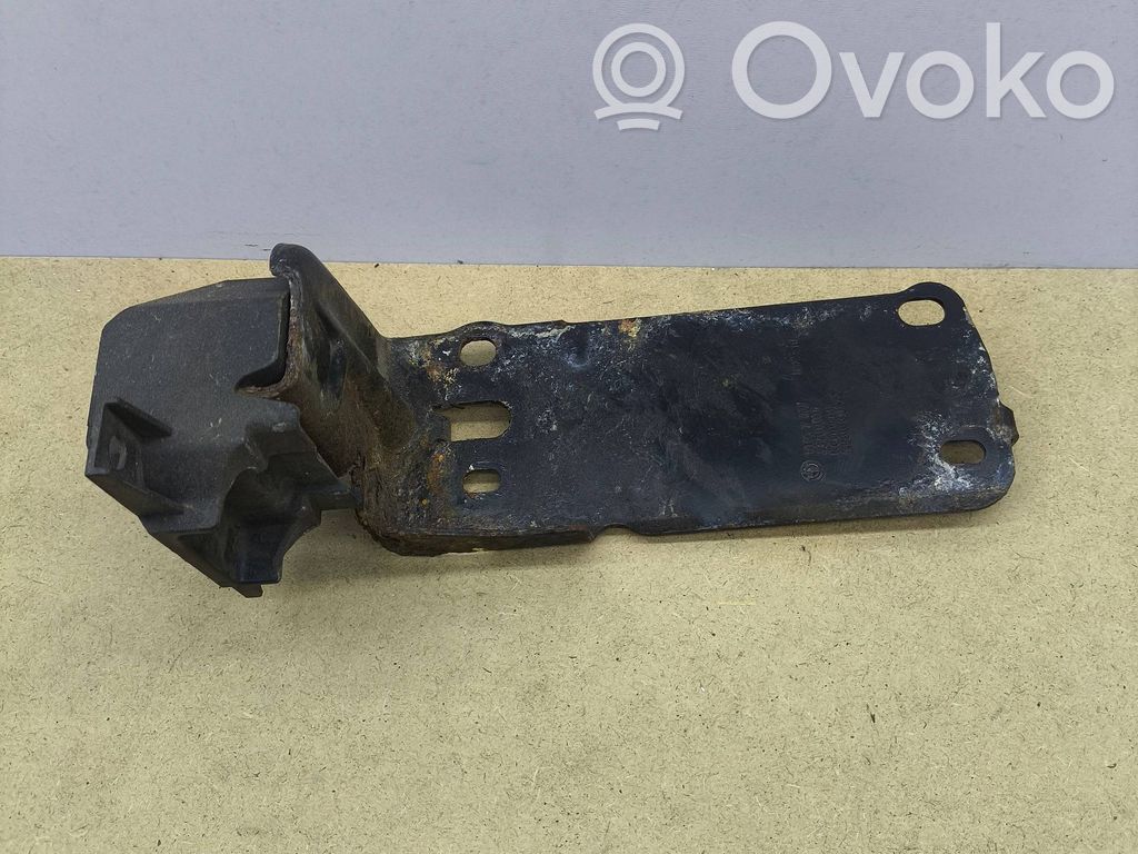 BMW 3 E90 E91 Radiator mount bracket 