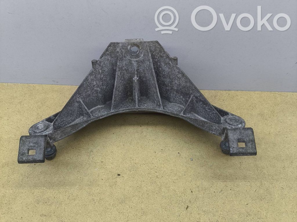 BMW X5 E70 Gearbox mounting bracket 