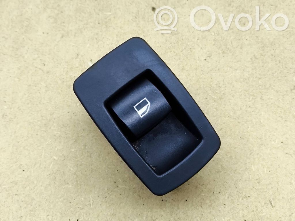 Electric window control switch   6945874,15939900,1851A