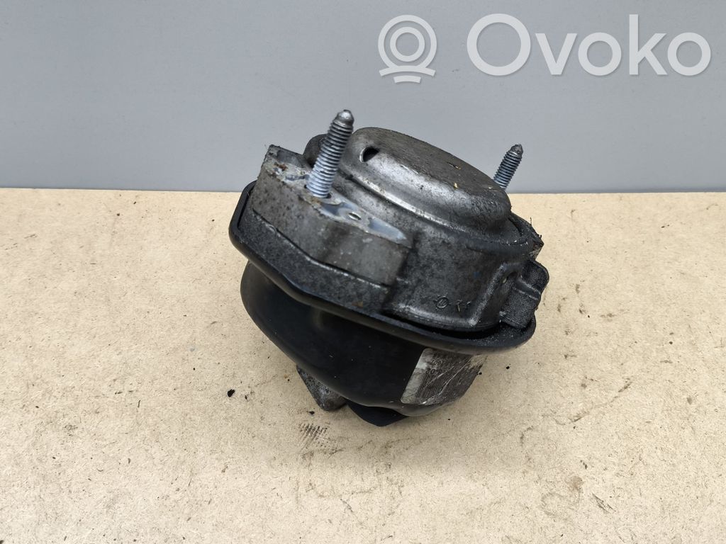 BMW 7 E65 E66 Engine mount bracket 