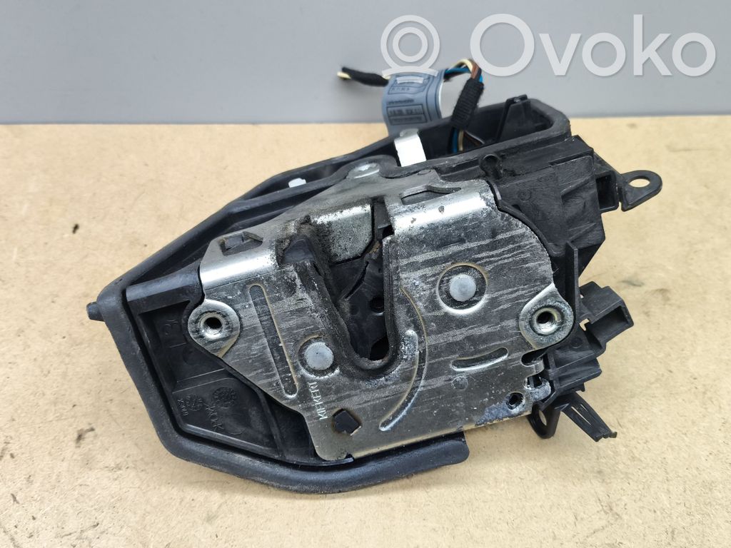 BMW 1 E81 E87 Galinių durų spyna 