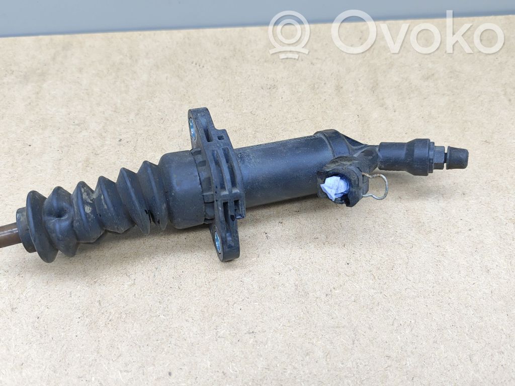 BMW 3 E90 E91 Pagrindinis sankabos cilindriukas 