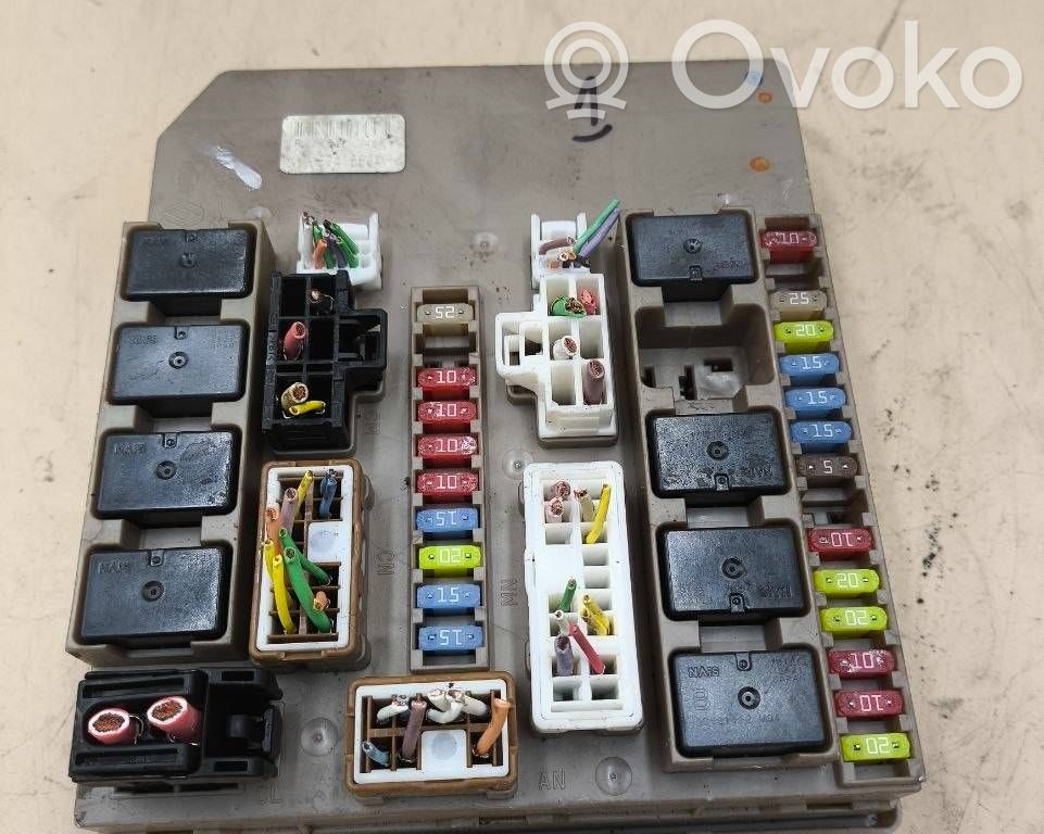 Renault Clio III Fuse module 
