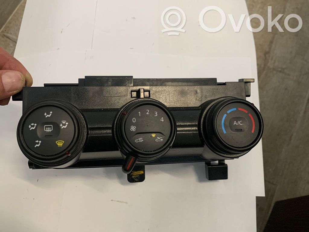 Dacia Duster III Air conditioner control unit module 