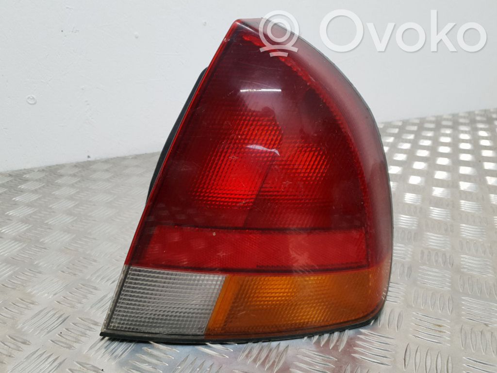 Mitsubishi Carisma Lampa tylna 