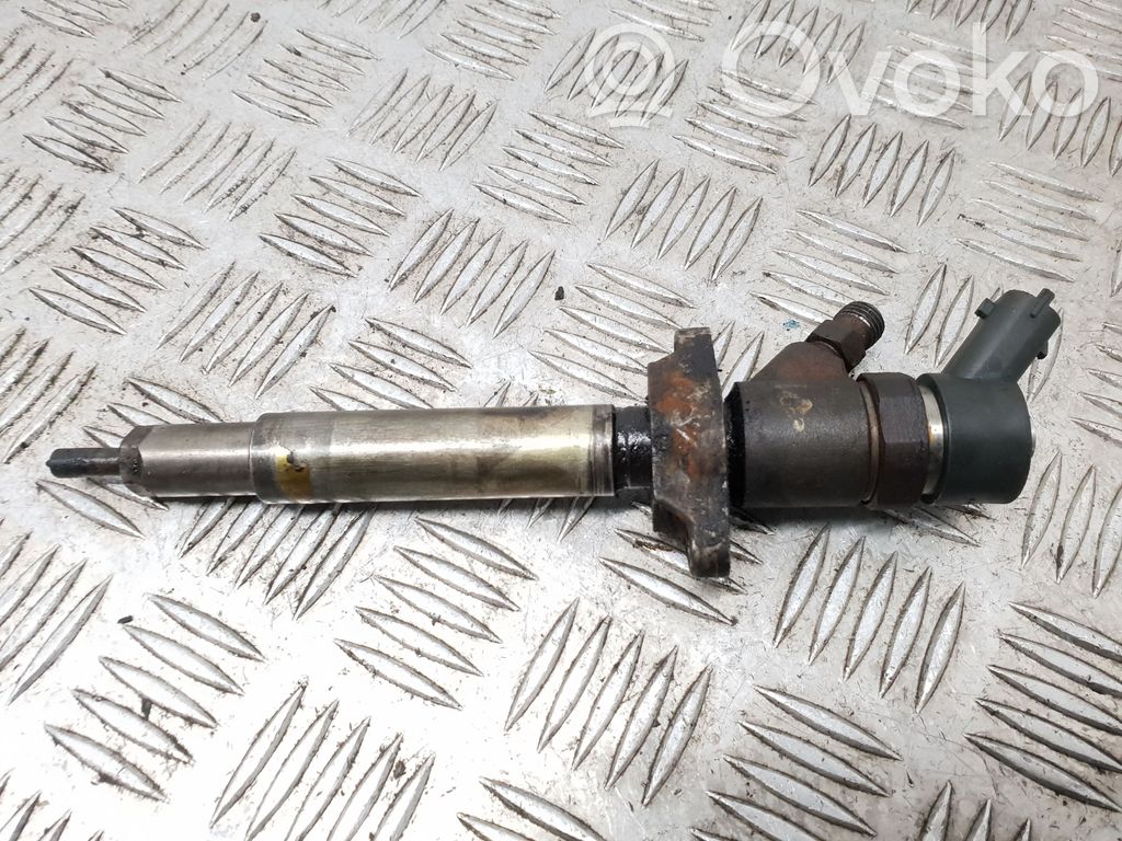 Polttoainesuutin   B445117859