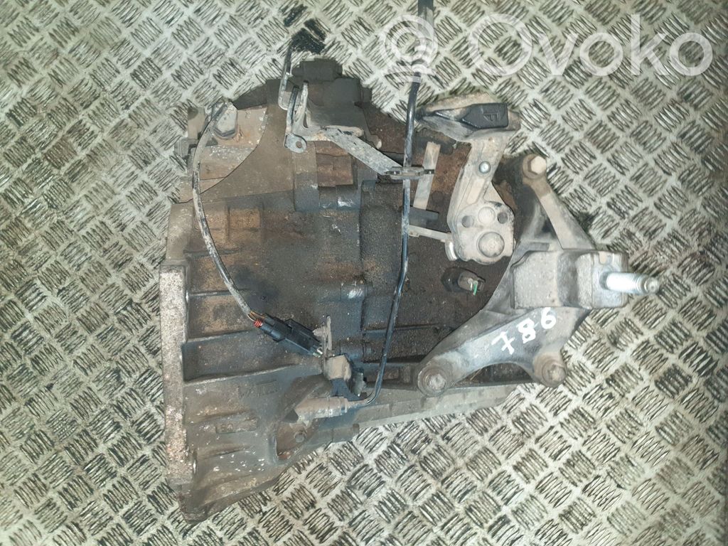 Mechaninė 5 pavarų dėžė