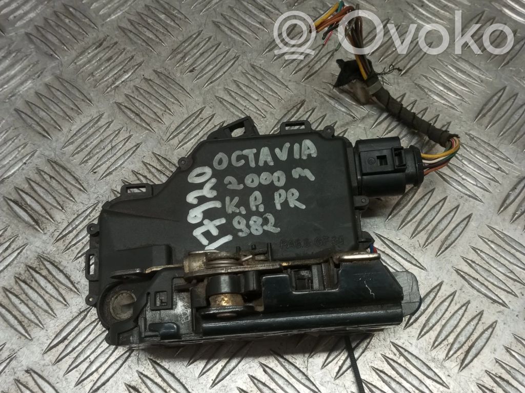 Skoda Octavia Mk1 (1U) Zamek drzwi przednich 