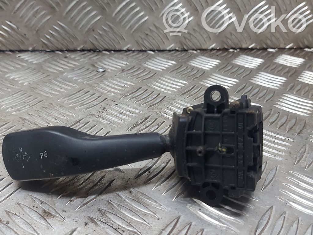 Suuntavilkun vipu   8363662K