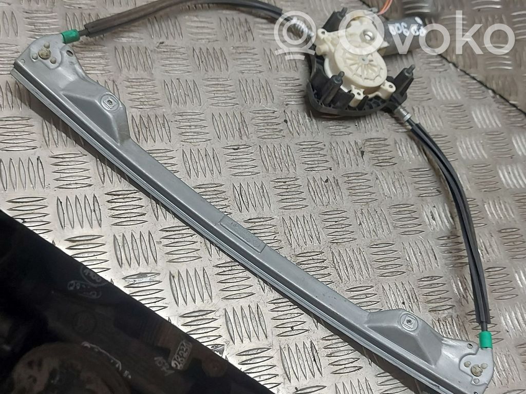 Renault Clio II Elektryczny podnośnik szyby drzwi przednich 