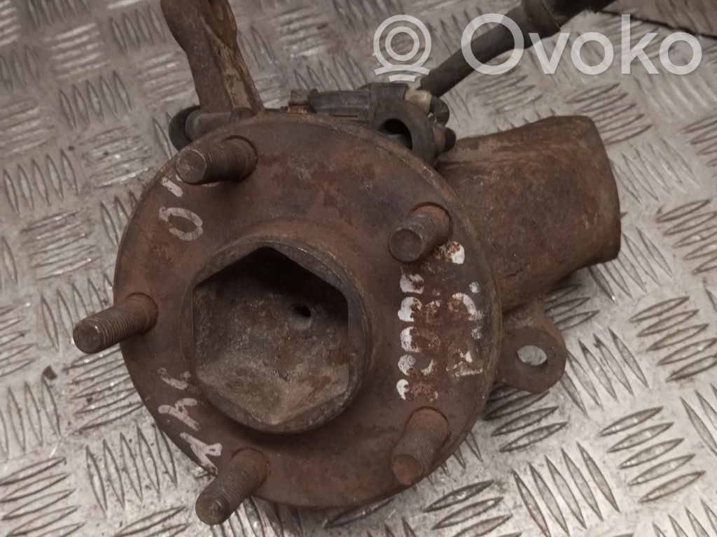 Front wheel hub