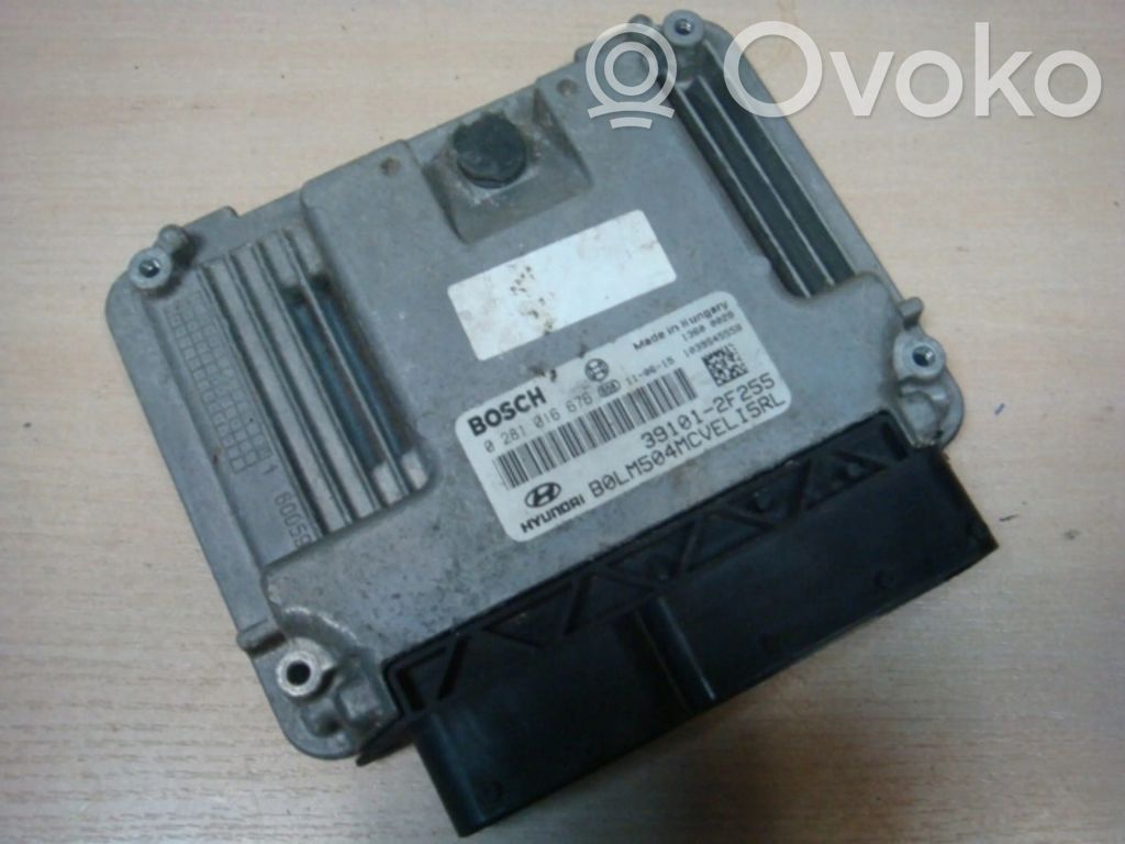 Hyundai ix35 Engine control unit/module 