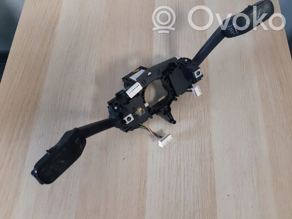 Volkswagen Golf VII Wiper turn signal indicator stalk/switch 