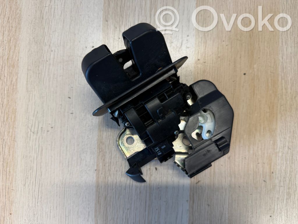 Audi A1 Tailgate/trunk/boot lock/catch/latch 