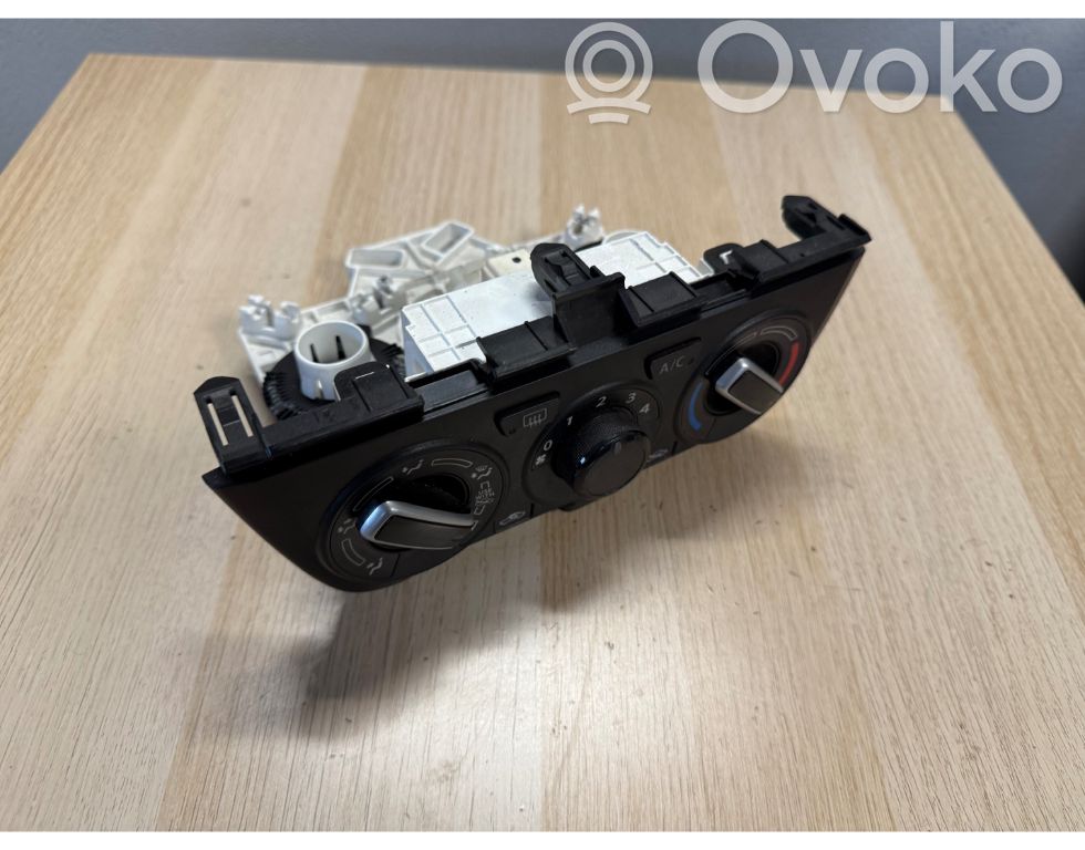 Suzuki Swift III Climate control unit 