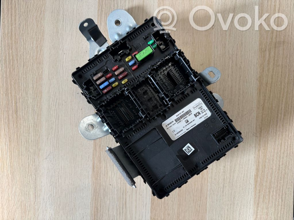 Ford Fiesta Ramka / Moduł bezpieczników 