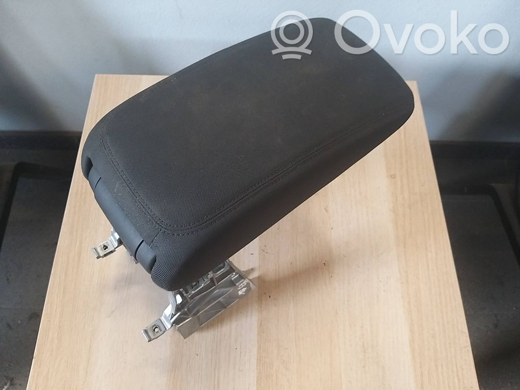 Audi A3 S3 8V Reposabrazos 