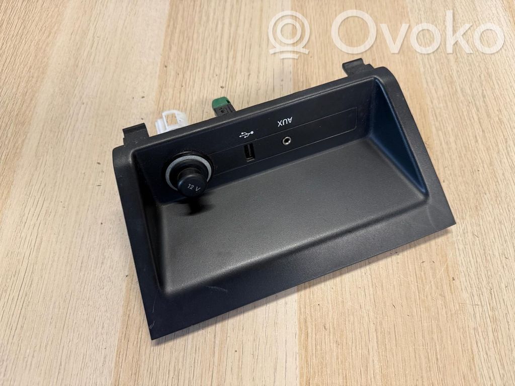 Skoda Fabia Mk3 (NJ) Enchufe conector USB 