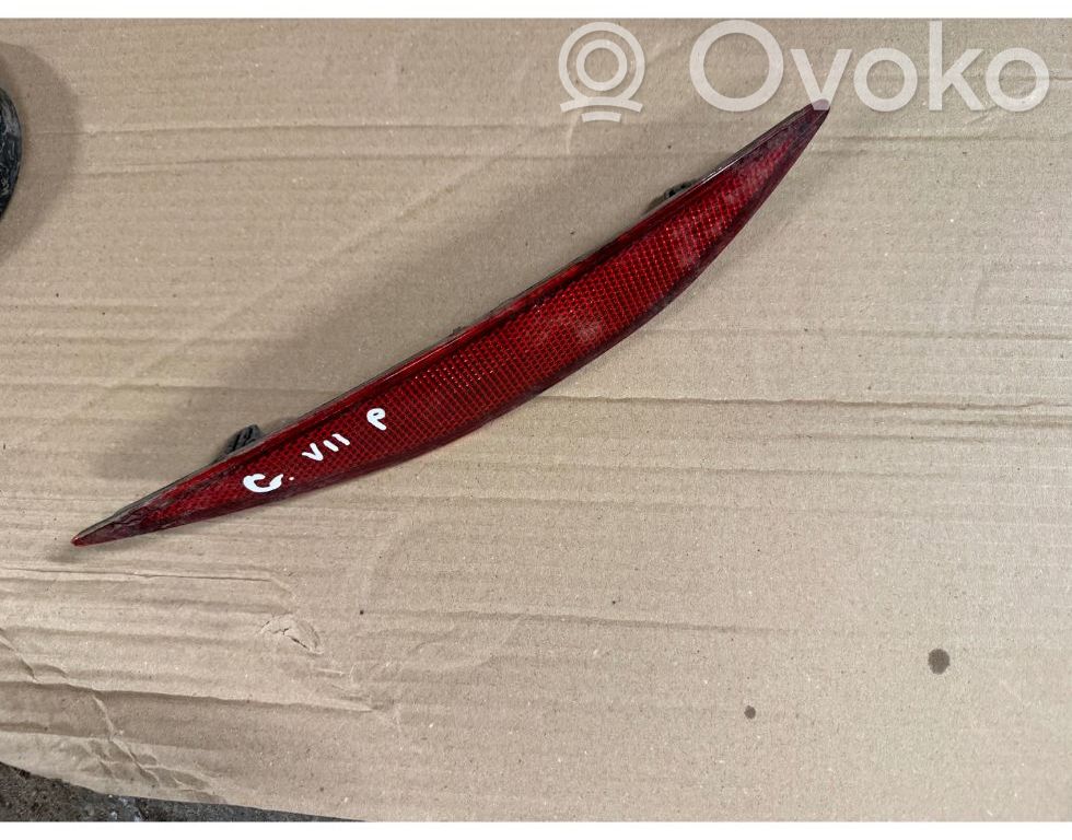 Volkswagen Golf VII Reflector spate 