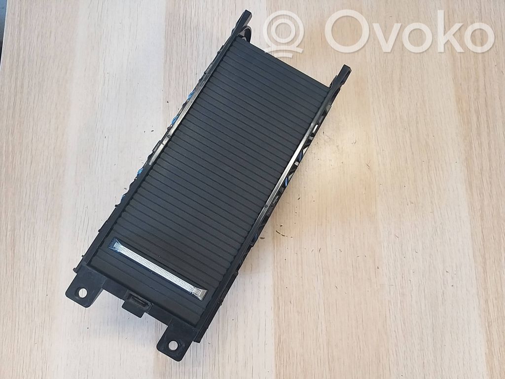 Skoda Octavia Mk4 Przedni uchwyt na kubek tunelu środkowego 