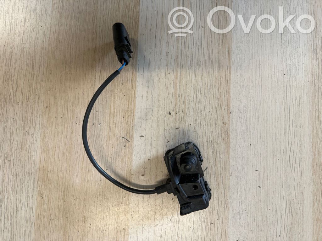 Skoda Octavia Mk4 Siłownik klapki wlewu paliwa 