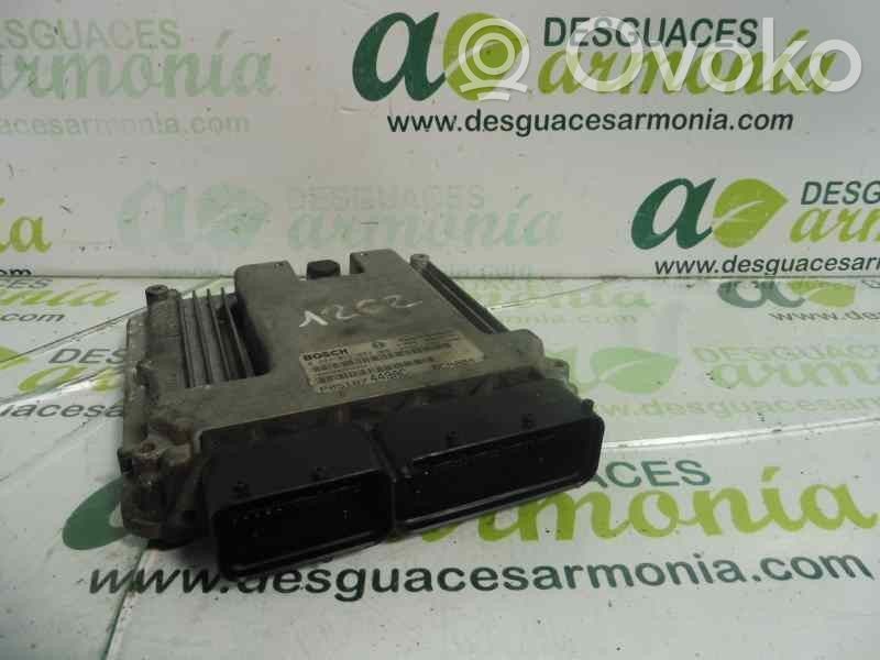 Unidad de control/módulo del motor   P05187449AC,0281013693