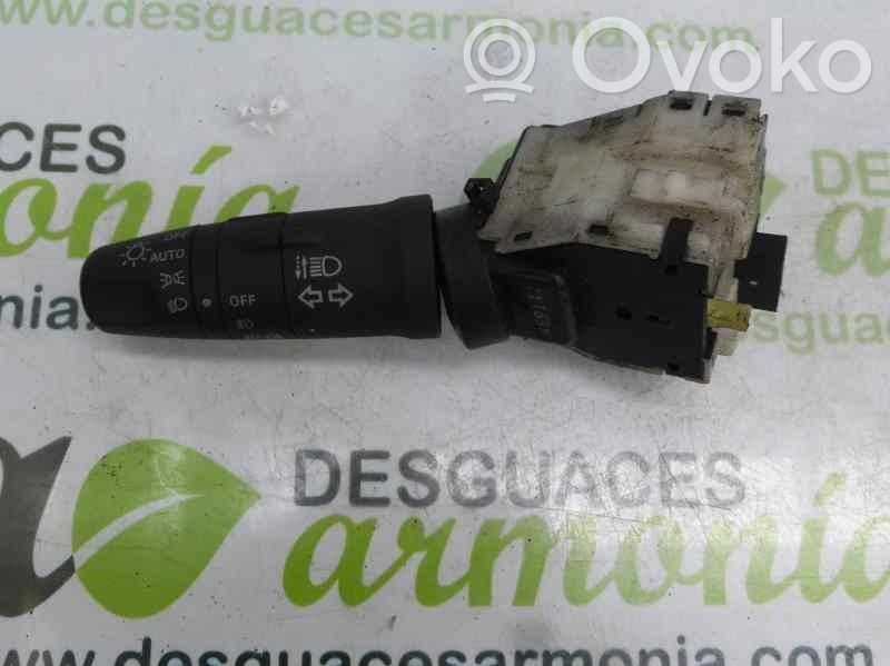 Interruptor de control del panel de luces   25540EM00E