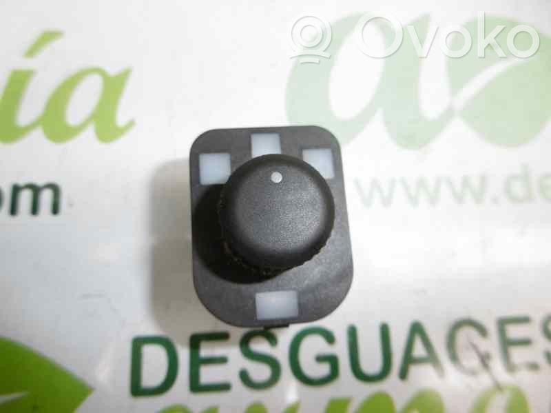 Seat Leon (1P) Wing mirror switch 