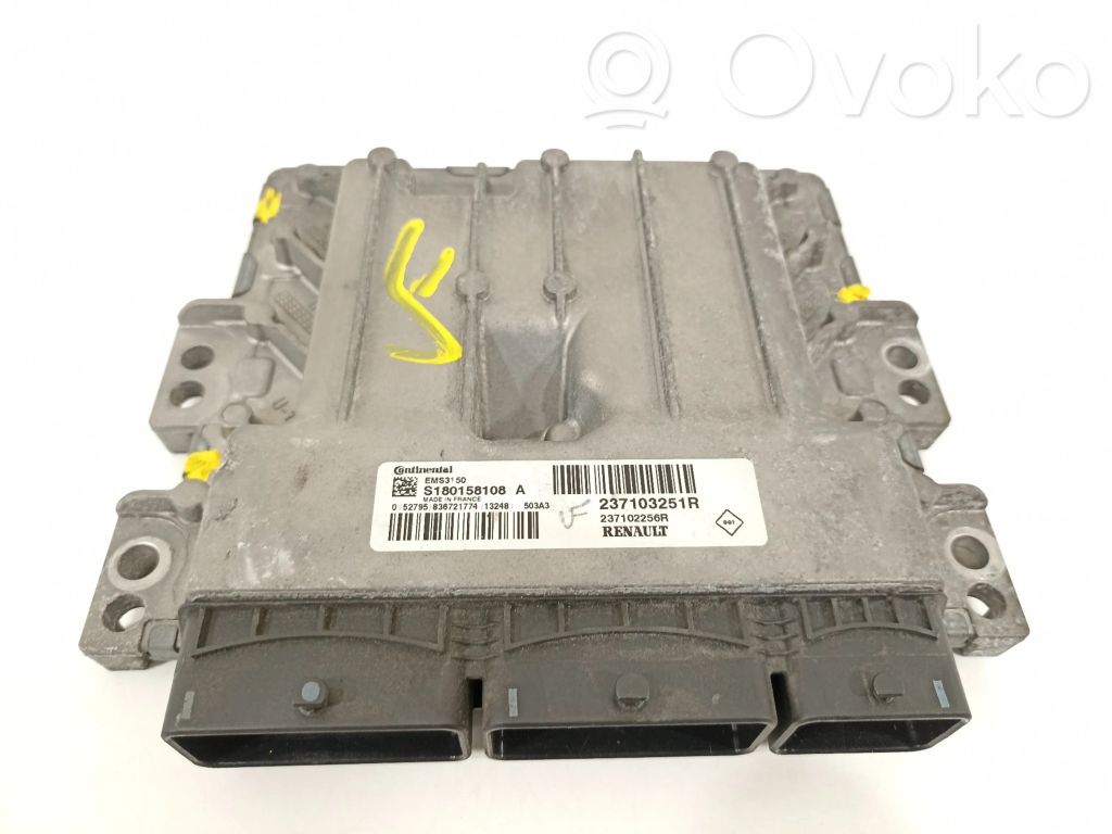 Renault Megane III Engine control unit/module 