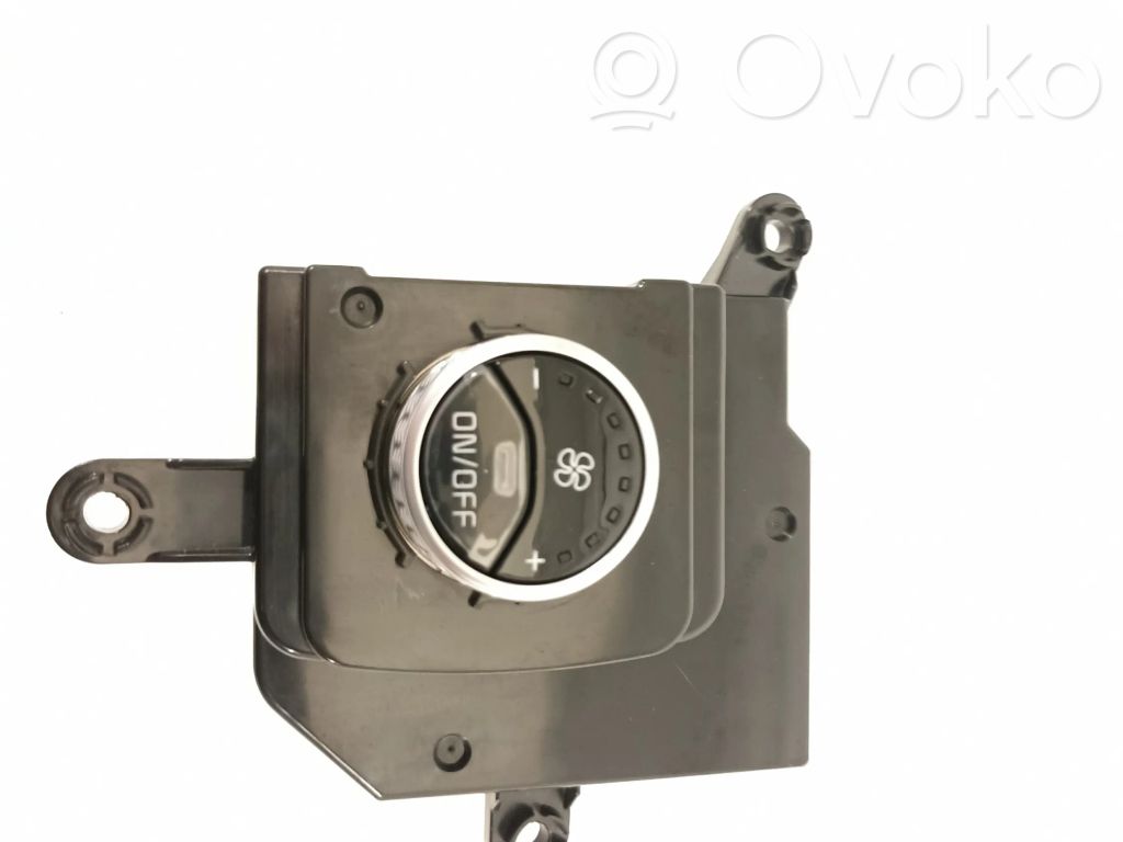 KIA Sorento IV Climate control unit 