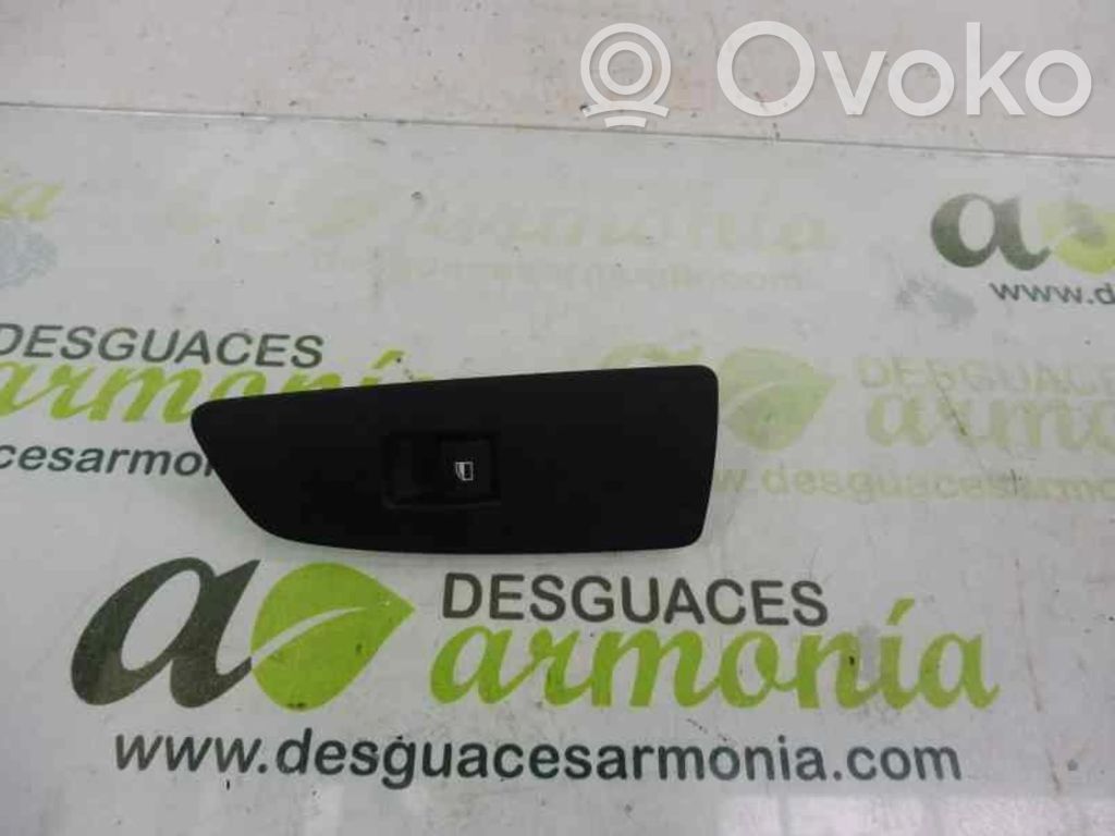 Electric window control switch   6935534,15979800