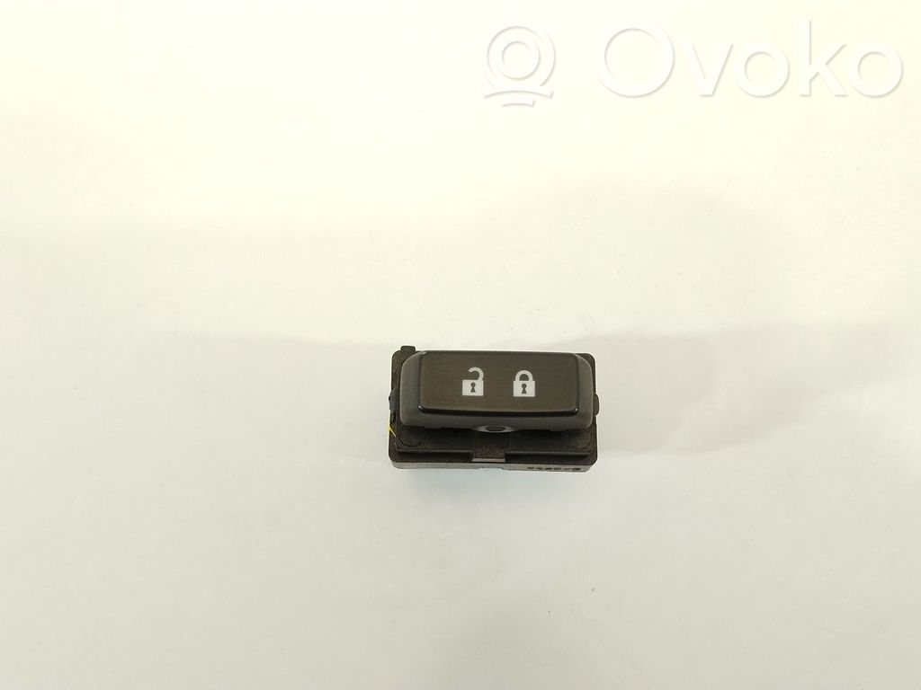 Opel Mokka X Windscreen/window heater switch 