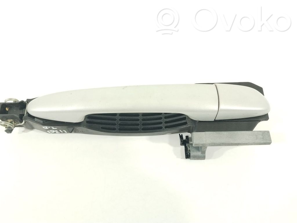 Manecilla externa puerta trasera   D10E7242XA,D09L5841XBKM