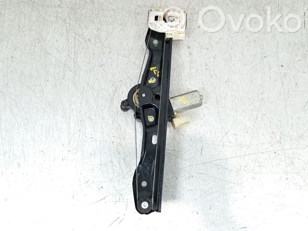 BMW 1 E81 E87 Meccanismo di sollevamento del finestrino posteriore senza motorino 