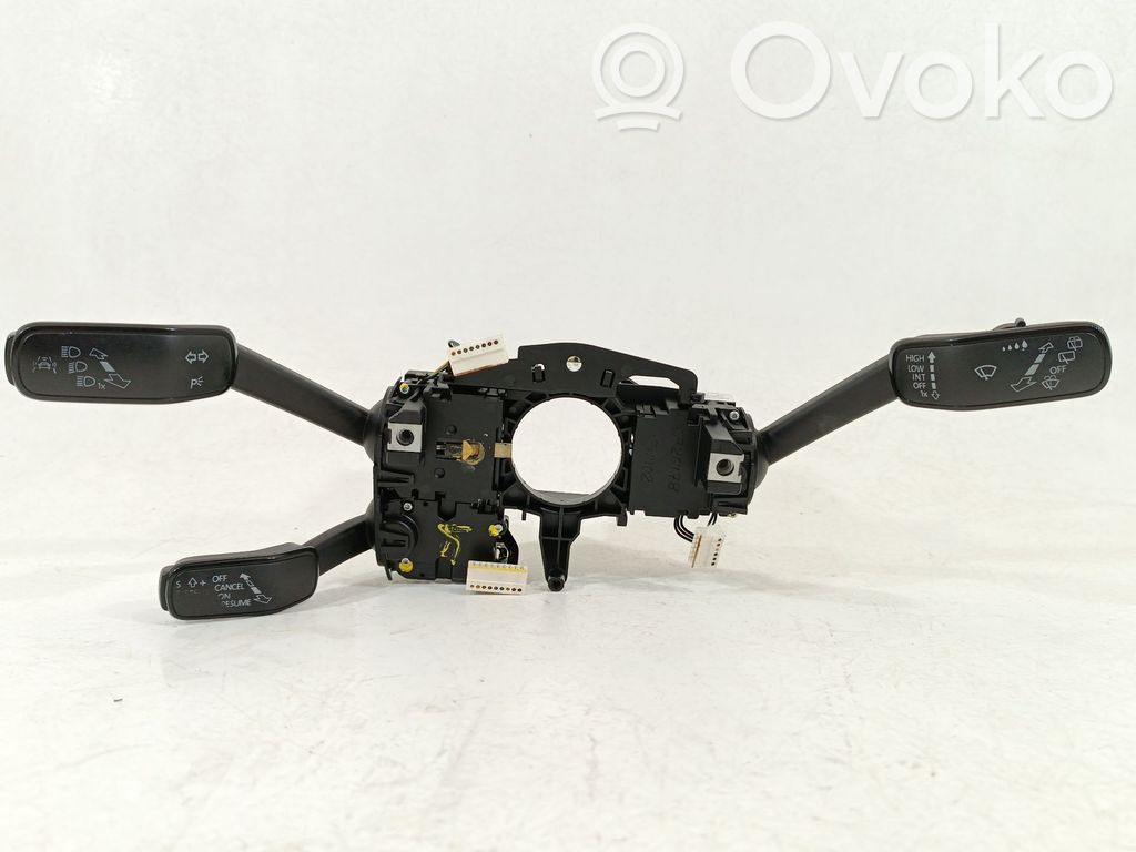 Seat Leon (5F) Commodo de clignotant 