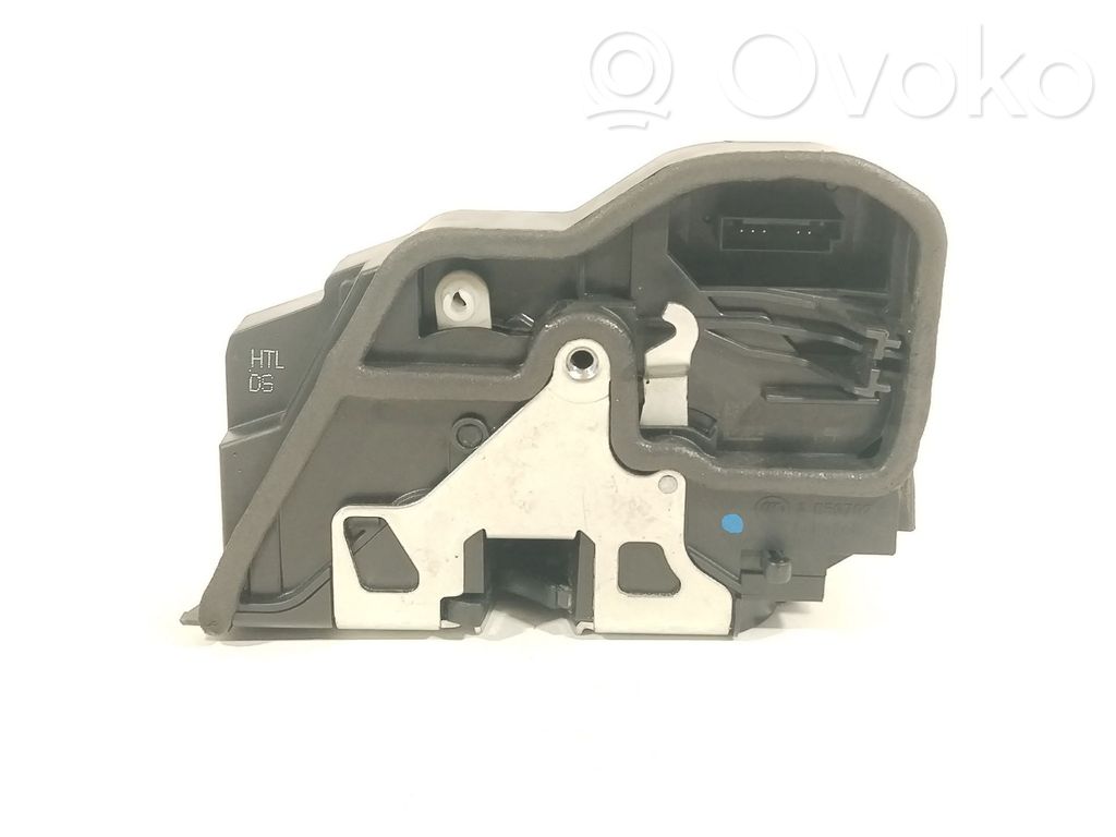 Rear door lock   7202147