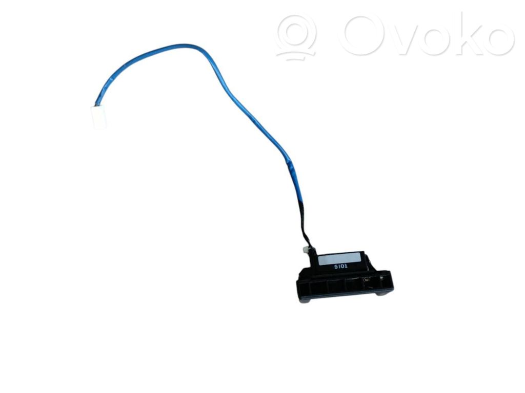 Tailgate opening switch   D09H624B0