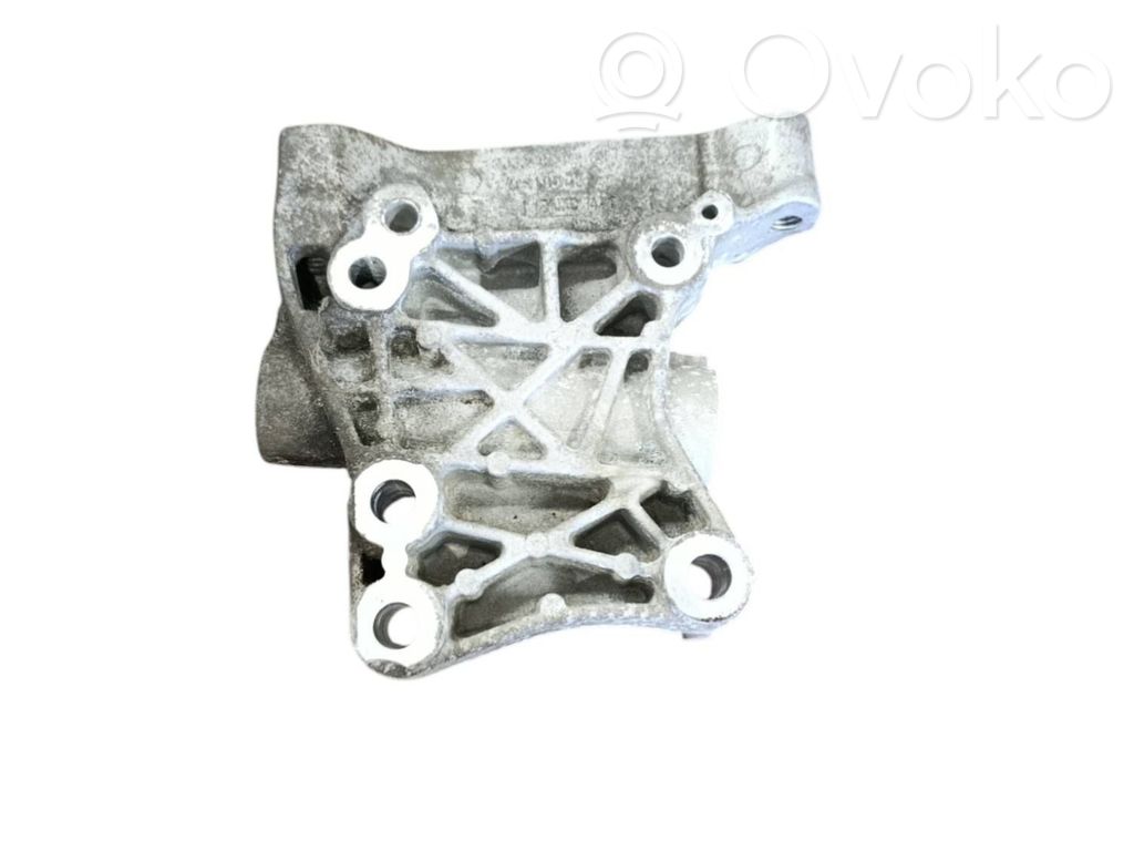Land Rover Range Rover Evoque L538 Engine mounting bracket 