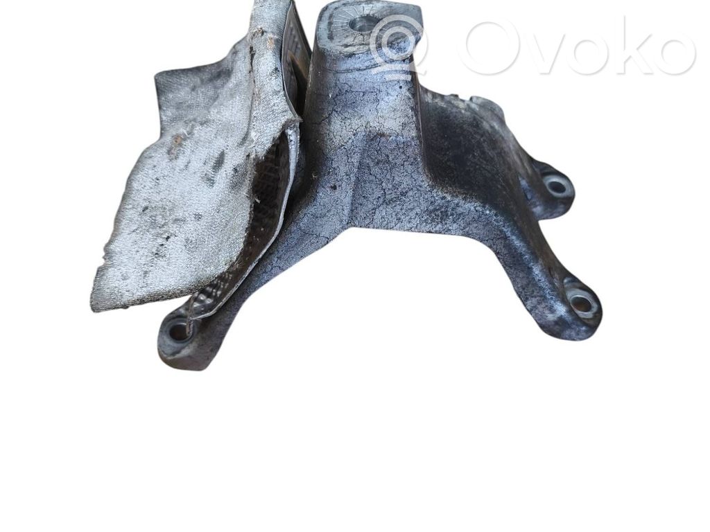 Audi Q5 SQ5 8R Engine mounting bracket 