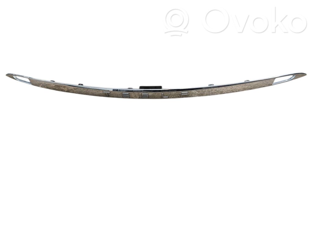 Tesla Model S Trunk door license plate light bar 