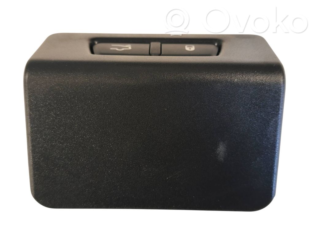 Maserati Ghibli Tailgate/boot open switch button 