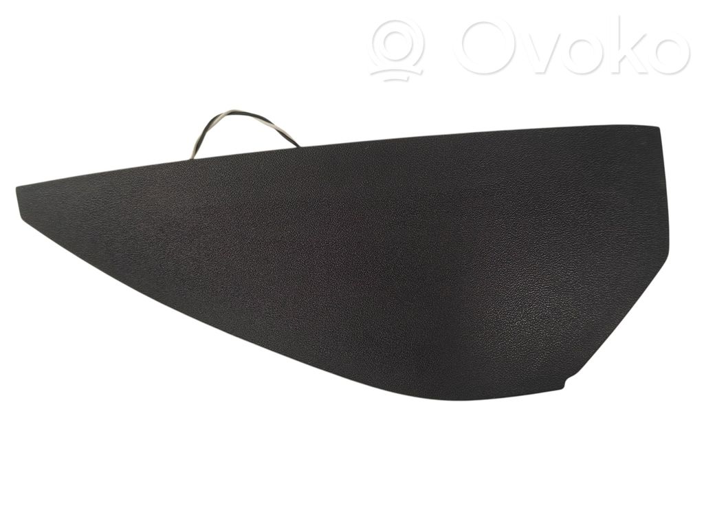 Panelės apdailos skydas (šoninis)   1028357