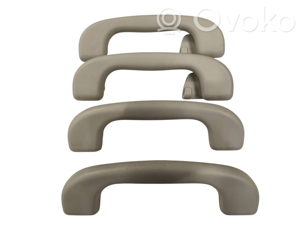 Subaru Outback (BS) Un set di maniglie per il soffitto 