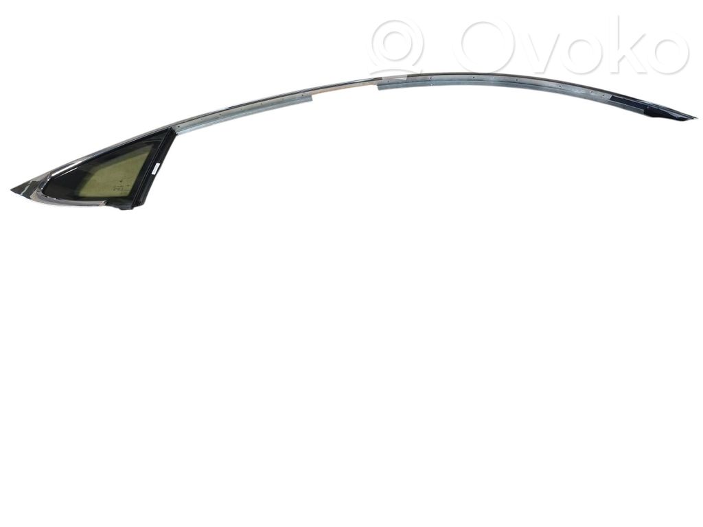 Ventanilla de ventilación de la puerta trasera   102683900D