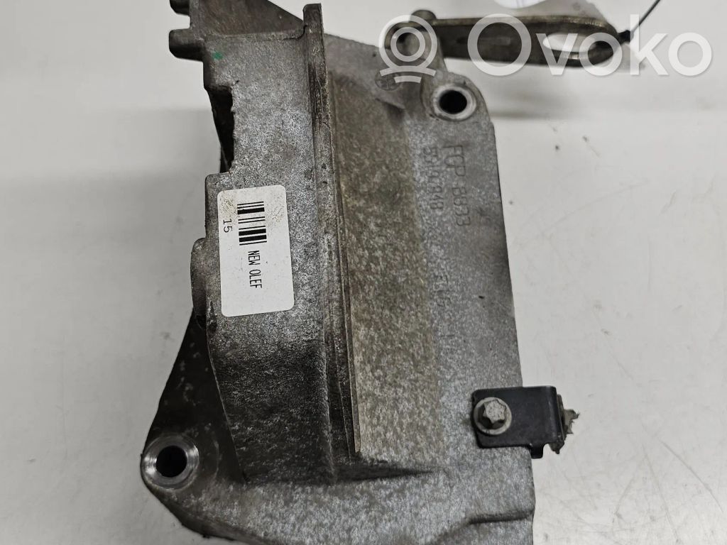 Opel Corsa D Engine mounting bracket 
